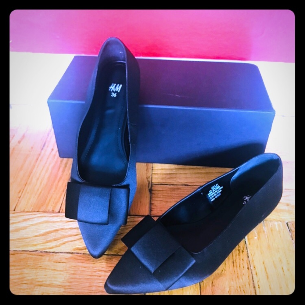 H&M Black flats!